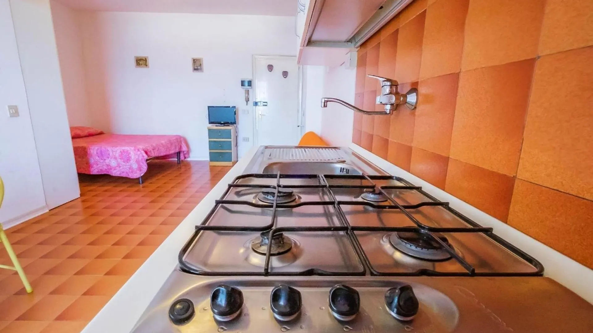 Einzimmerwohnung Im 2 Stock Mit Meerblick, Parkplatz Und Klimaanlage Lido delle Nazioni